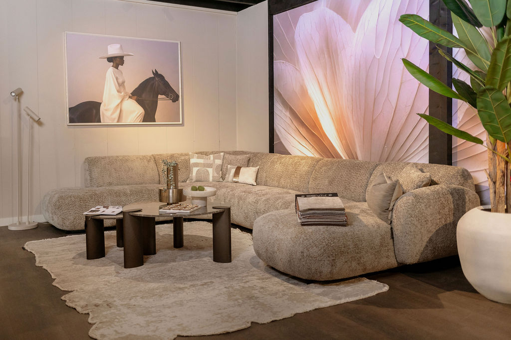 Complete zithoek met bank en kleed